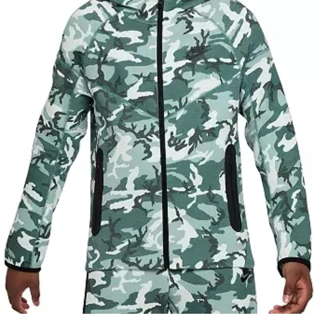 Nike Boys' Tech Fleece Camo Full-Zip Hooded Sweatshirt small nwt brand new